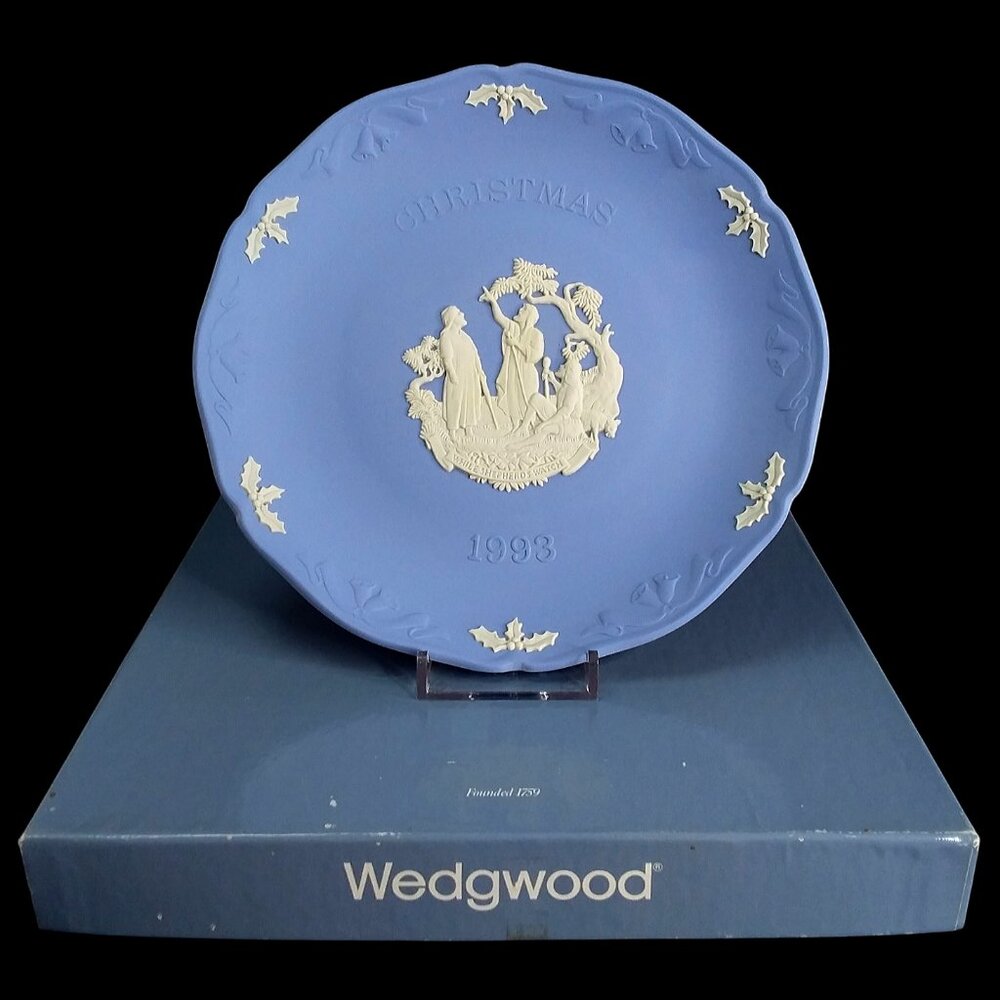 Vintage Wedgwood 1993 Christmas Plate Jasperware While Shepherds Watch BOXED